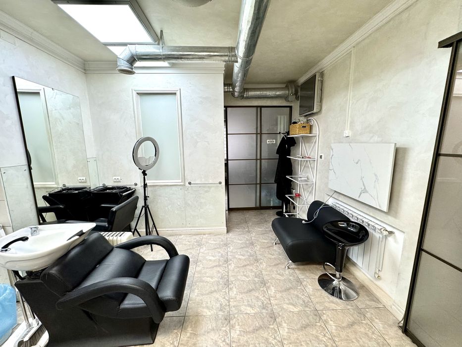 Продам приміщення салон краси, центр міста, 95 квартал, 78 м.кв