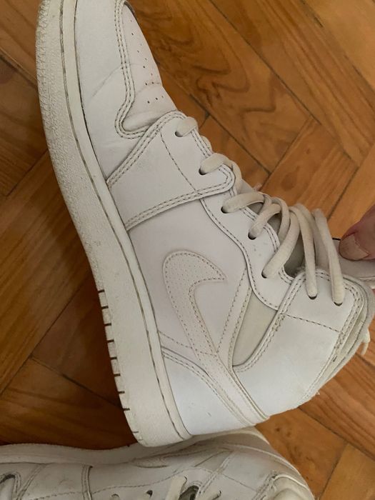 Tenis air jordan brancos 38