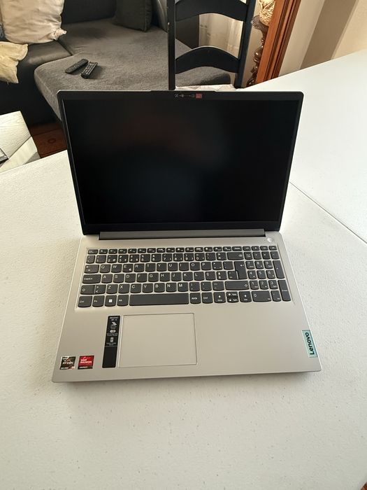 Portatil Lenovo, novo com garantia.