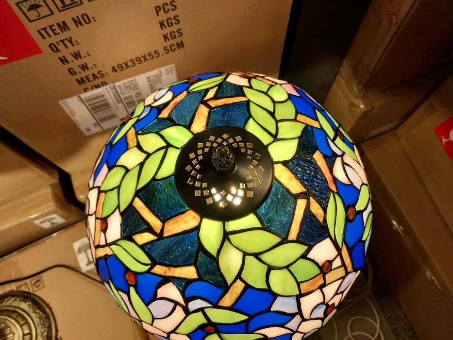 Lampa witrażowa w stylu Tiffany. Wisteria 30'