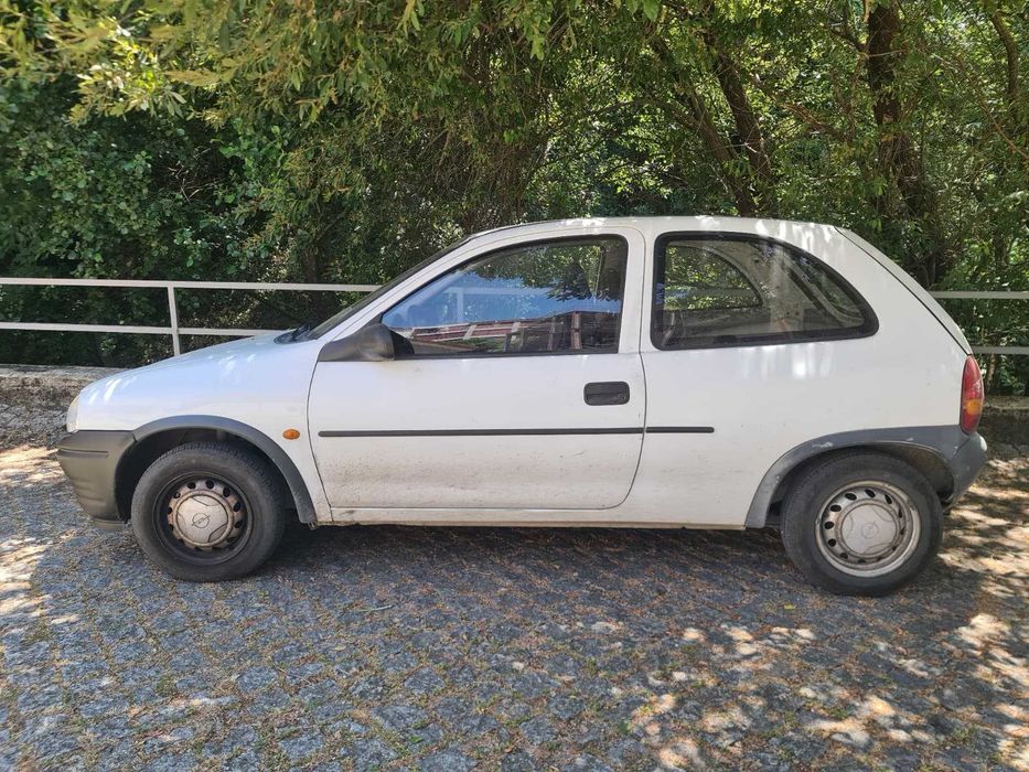 Opel Corsa B comercial
