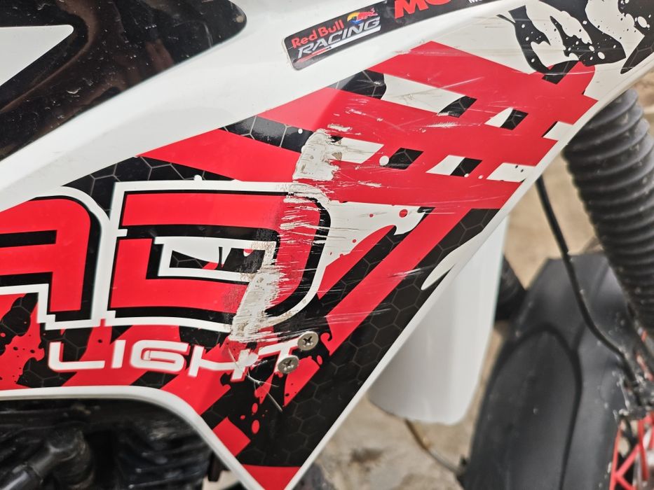 Продаю мотоцикл  Geon X road light 200