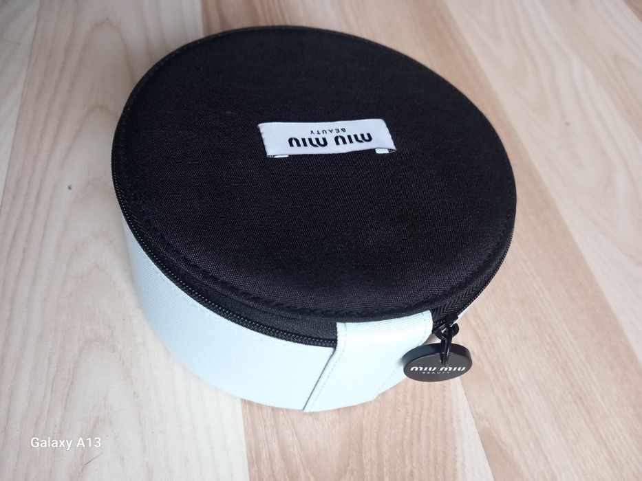 Miu miu oryginalna toaletka kosmetyczka kuferek