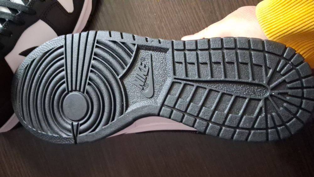 Кросівки  Nike   100% Оригінал  37,5,38,39,40,42,5р