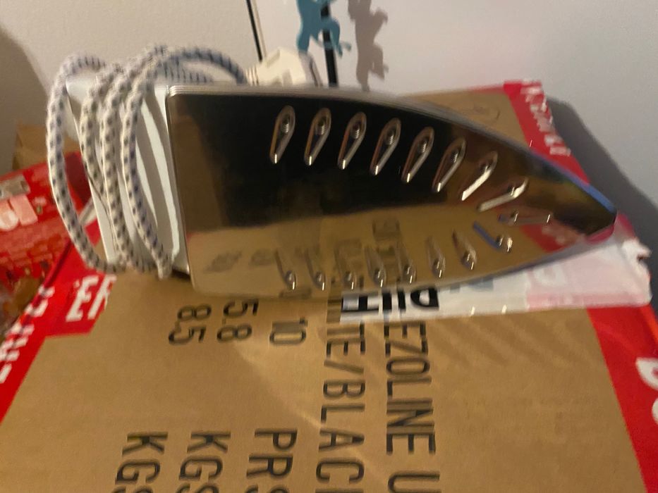 ferros de engomar a vapor. bom estado