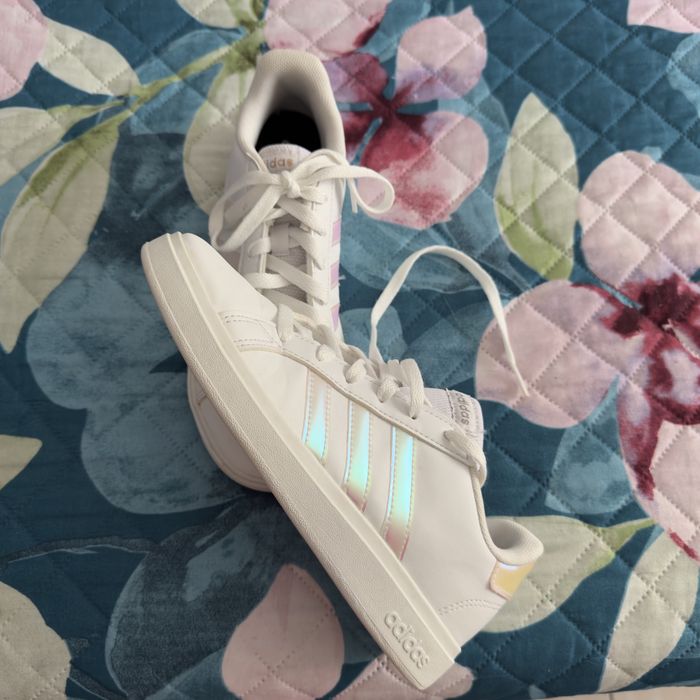 Sapatilhas Adidas como novas