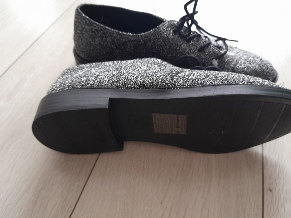 Mokasyny, buty brokatowe 37