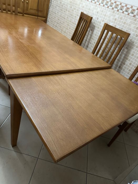 Mesa 1,50 x 0,90 pode ser até 2,50 x 0,90 e 6 cadeiras