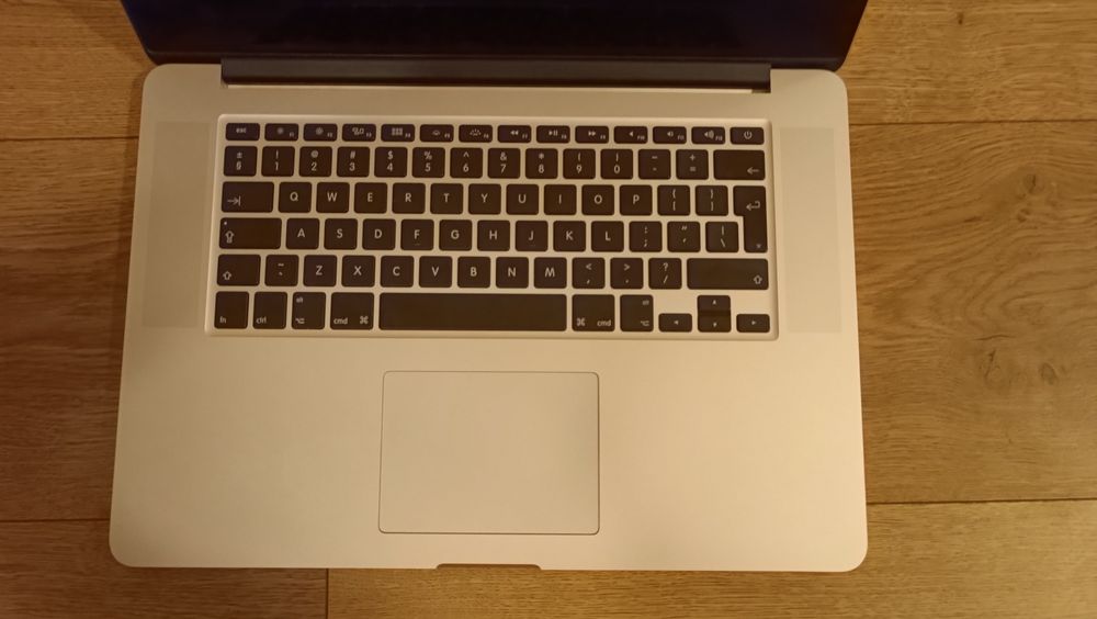MacBook Pro 2015 Intel core i7 16gb ram