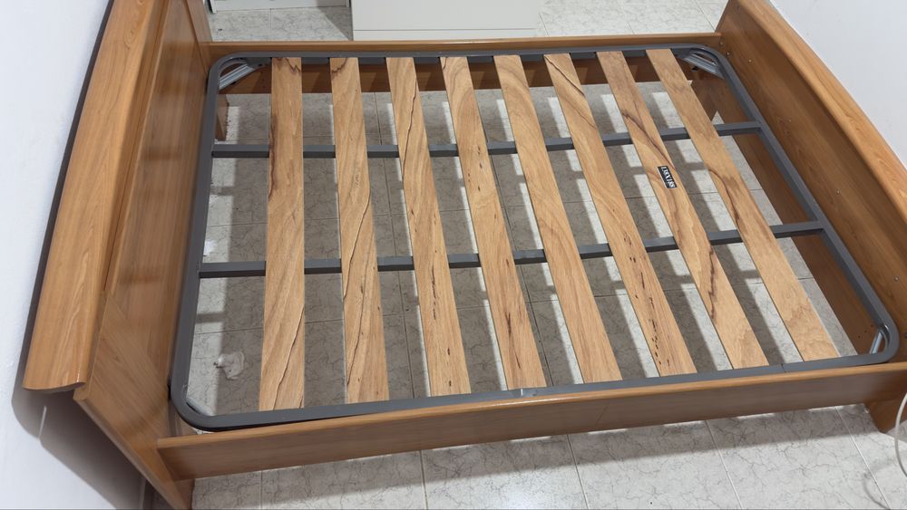 Cama + Colchao 1,40m x 1,90m