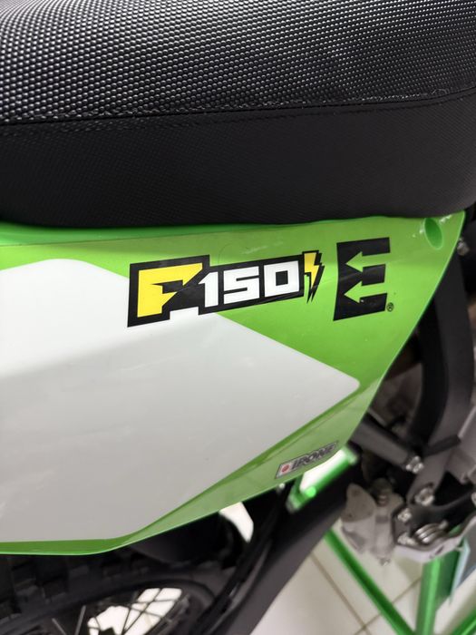 Pit bike YCF nova em folha quase sem uso de garagem sempre