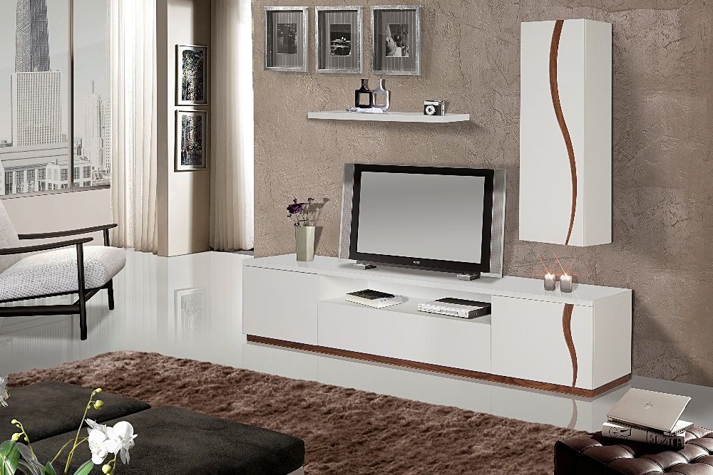 Movel TV em Nogueira com inox dourado Fabricantes