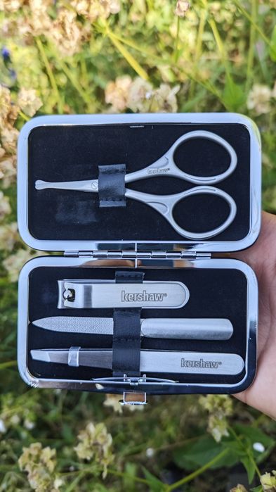 Манікюрний набір для чоловіків Kershaw Manicure Set (KMCURE) для нігтів і бороди: кусачки для нігтів, двостороння пилка , пінцет , ножиці, футляр.