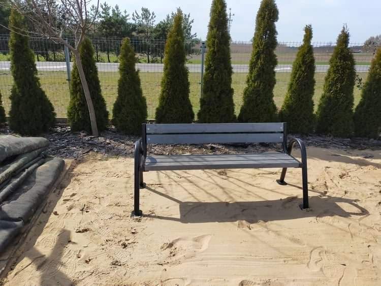 Ławki na place zabaw