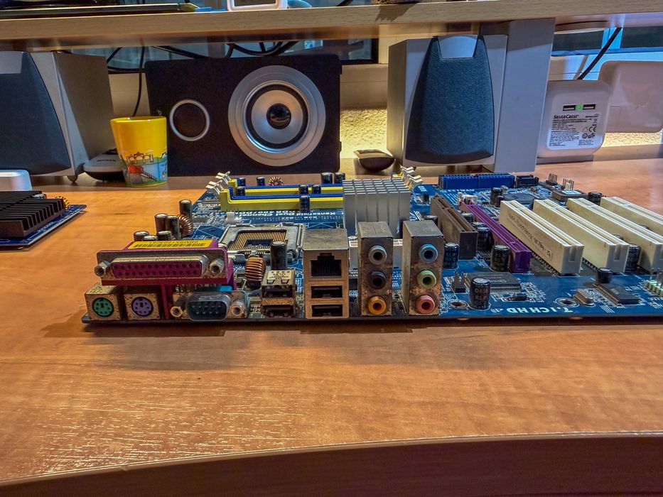 Bundle Motherboard AsRock 4CoreDual-Vsta LGA775 + CPU + GPU + PSU