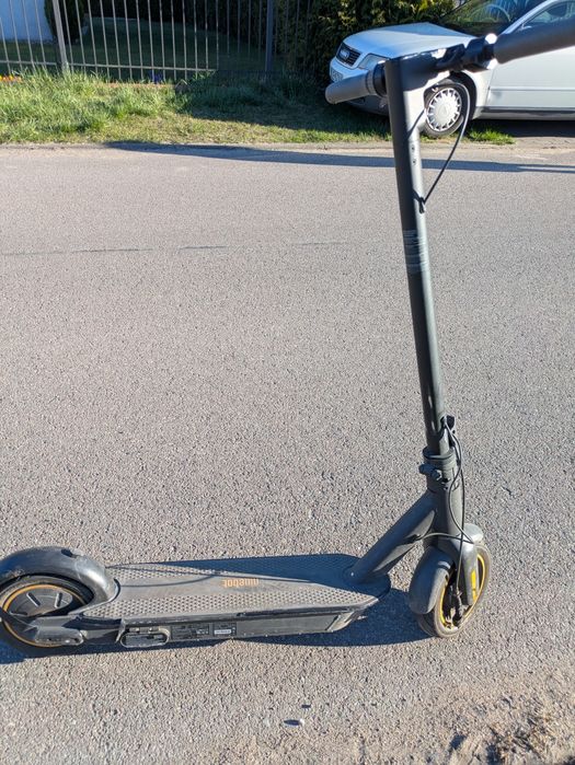 Hulajnoga elektryczna ninebot g30 prędkość maksymalna 30 km/h