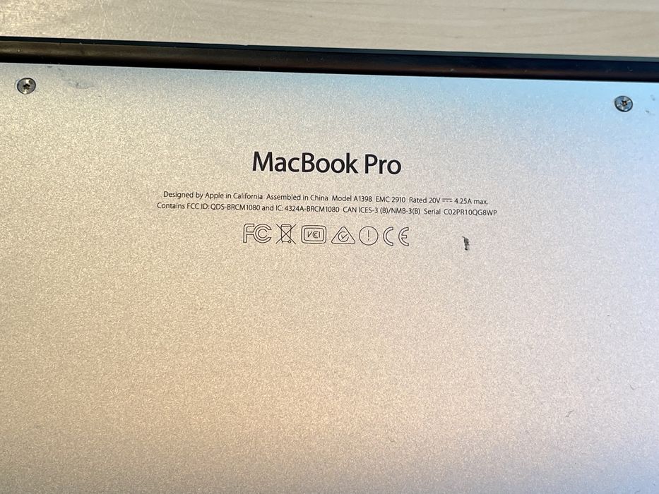 2015 Apple Macbook Pro 15 Retina A1398 i7 2.5GHz SSD 512GB AMD Radeon9