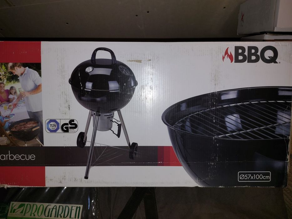 Grill BBQ kula śr.57cm, z pokrywą , termometrem i popielnikiem