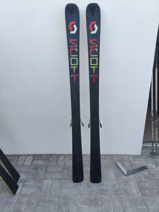 skis Scott Reverse 176 cm.
