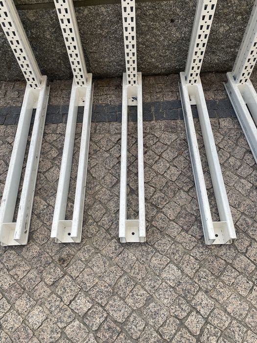 Estantes Metálicas Industriais 1,60 x 1,10 m – Muito Resistentes