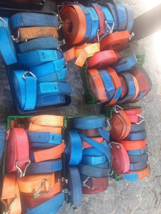 Cintas com roquetes invertidos. De aperto para baixo. 5 ton - 9m.