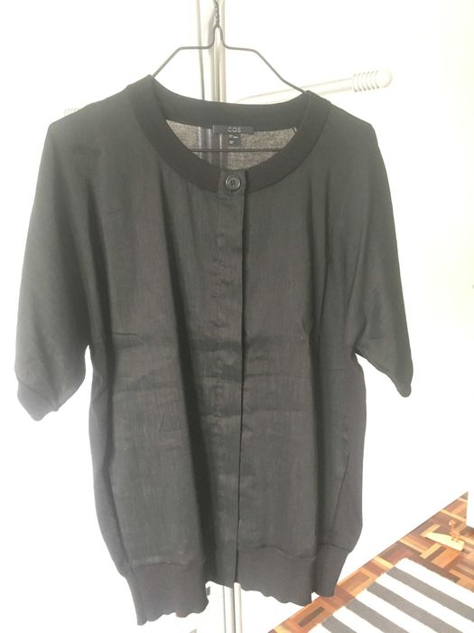 Blusa / Casaco preto de manga curta