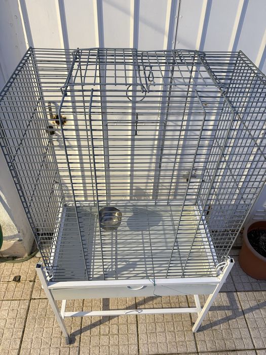 Gaiola de papagaio ou outras aves.