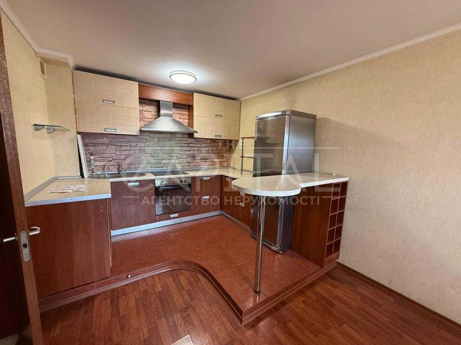 продаж квартира Святошинський район купить квартиру/ біля метро поруч/ двокімнатна квартира / генератор на опалення/супер ціна/вигідна надійна покупка
