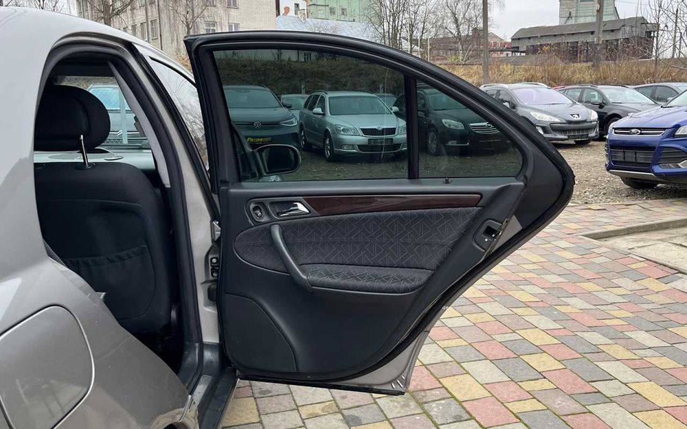 Mercedes-Benz C 200 2003