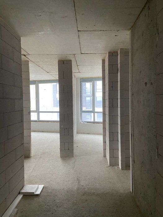 Здана Паркова Алея/ 3кімн 950за м2