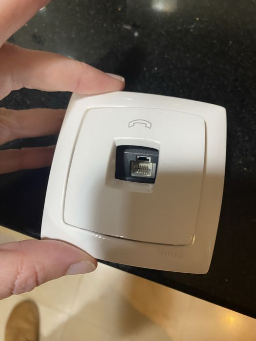 Tomada rita para felefone da legrand suno