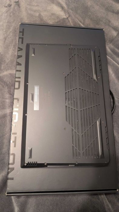 Gigabyte AORUS 7 9KF 17,3" 360Hz / i5-12500H / 32GB / 1,5TB / RTX4060