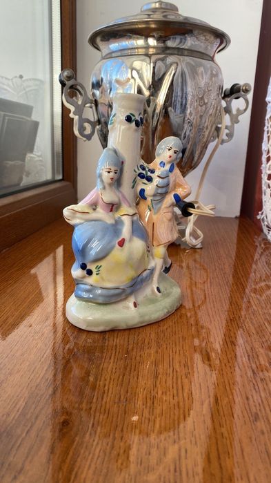 вінтажні порцелянові статуетки  та вази