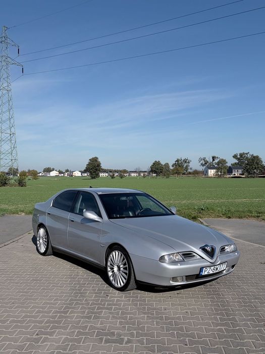 Alfa Romeo 166