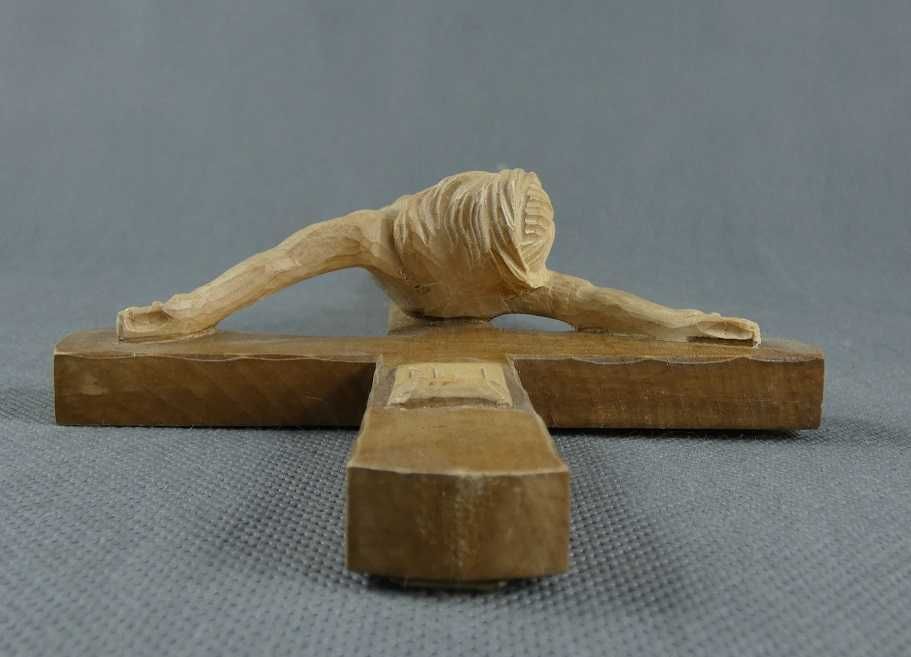 Wiszący Krzyż krucyfiks JEZUS pasyjka rzeźba drewno 34 cm