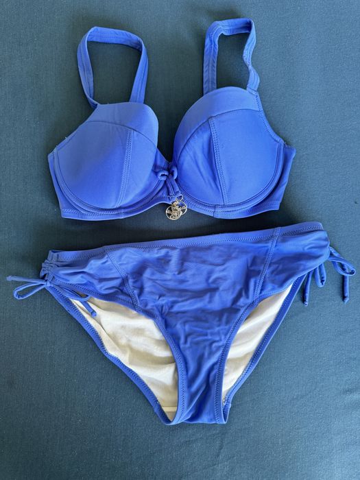 Intensywnie niebieski stroj kapielowy. Etna. 70D