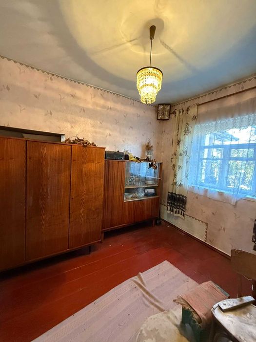 Продаж двох частин будинку на одній земельній ділянці – вул. Стуса