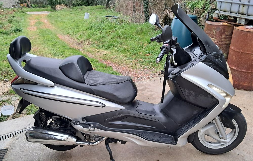 Sym 125 GTS - Ótimo Estado