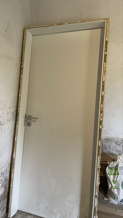 Porta em madeira branca