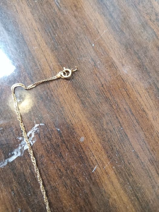 Золотая цепочка с крестиком