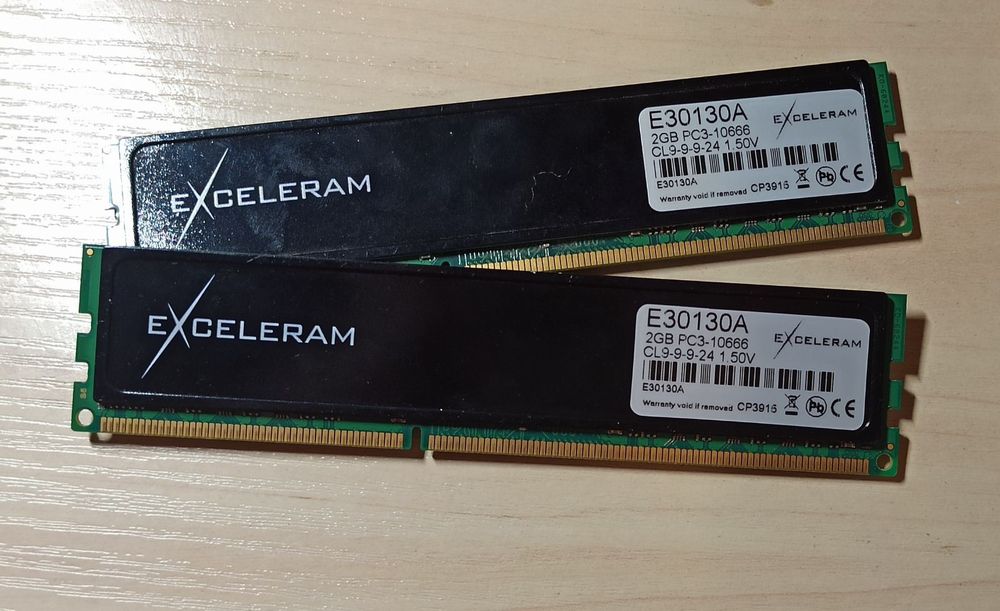 Оперативна Пам'ять Exceleram 2GB PC3 (Для ПК) 2 шт, б/в