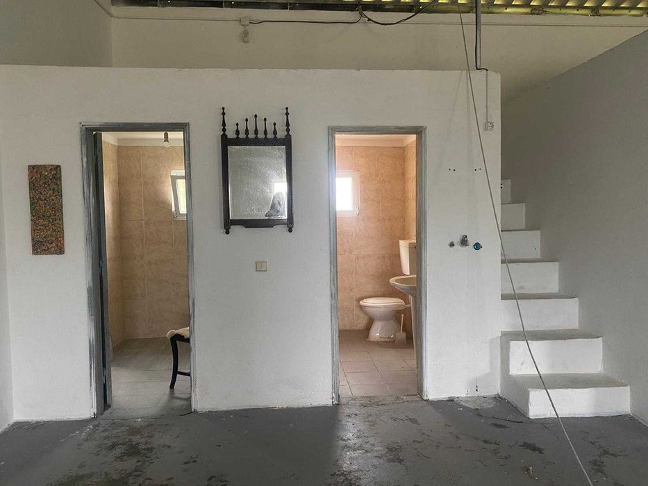 Arrendo Armazém com 350 m2 em Benavente