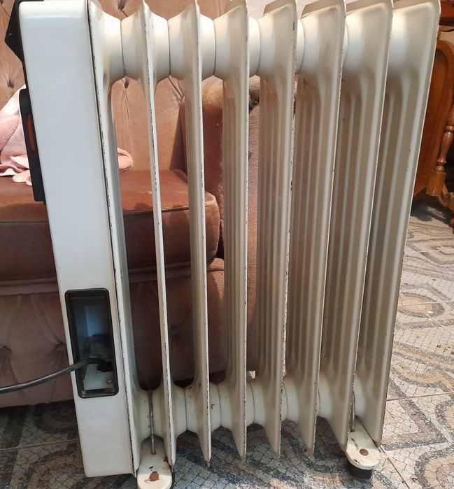 Aquecedor a óleo com rodas - usado