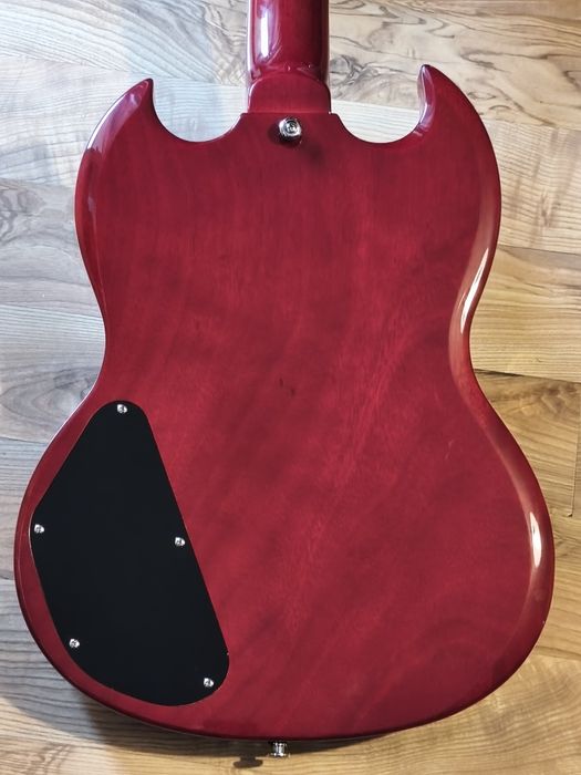 Gitara elektryczna typu SG, nie Gibson, zamiana