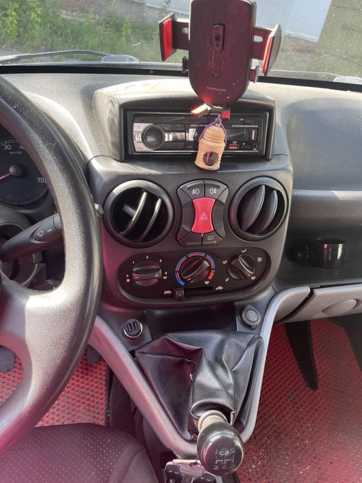 Автомобиль Fiat Doblo