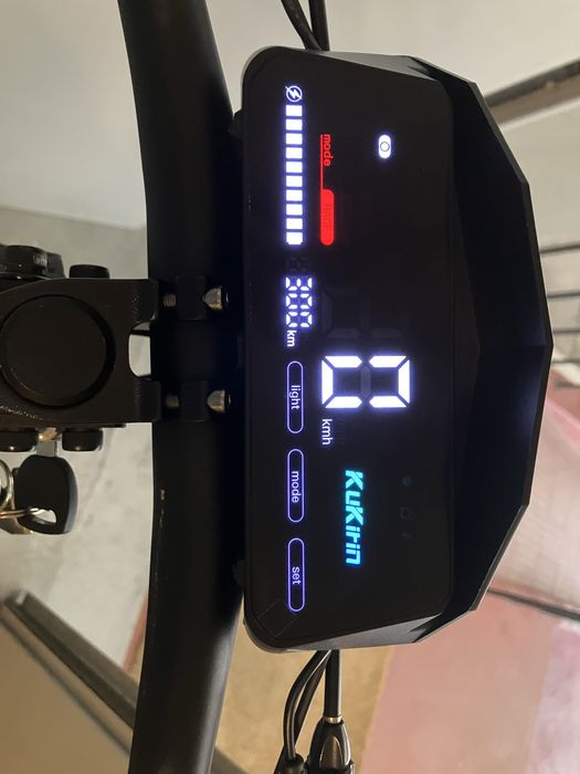 Trotinete kukirin G4 de 2025 seminova com muito pouco uso