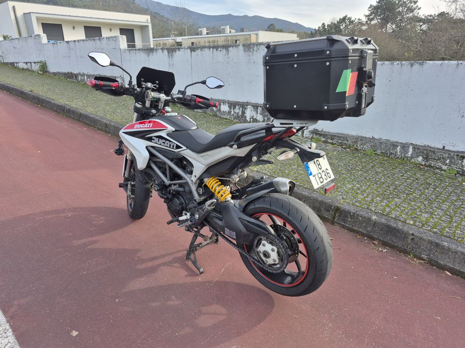 Ducati hyperstrada 821
