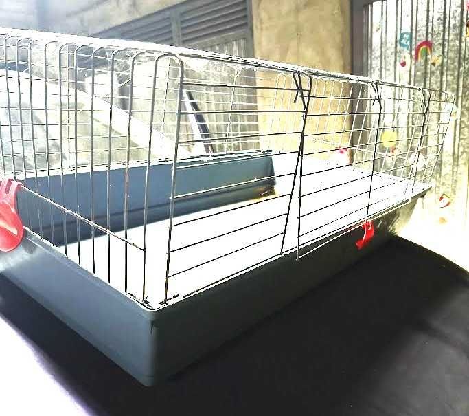 Gaiola com 1 metro de comprimento para coelhos,ou outros roedores.