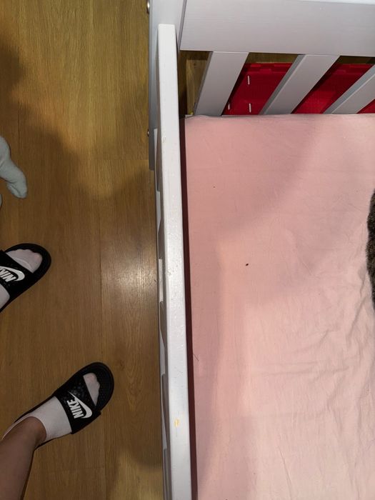 Drewniane łóżko dziecięce Domek