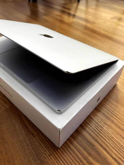 MacBook Pro M2 | 512GB SSD | 8GB RAM